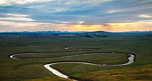 《勇者斗恶龙：建造者》手机版现已上线 支持中文